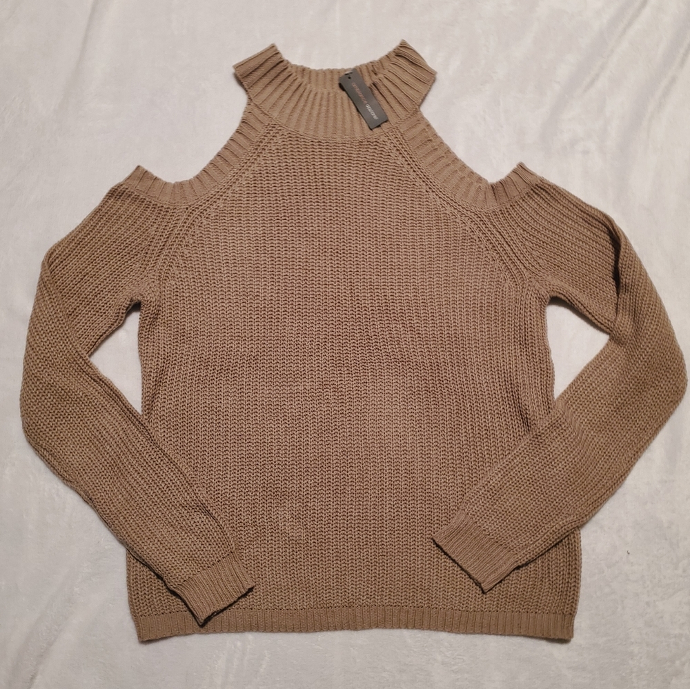 💥Tan cold shoulder Sweater NWT